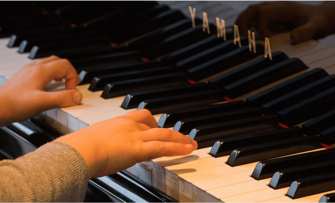 8ª Competición Internacional «Merci, mestro!» para piano.